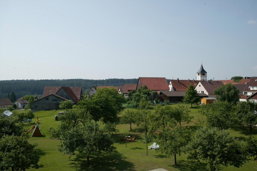 Landgasthof Loewen Hotel Neubulach Bagian luar foto